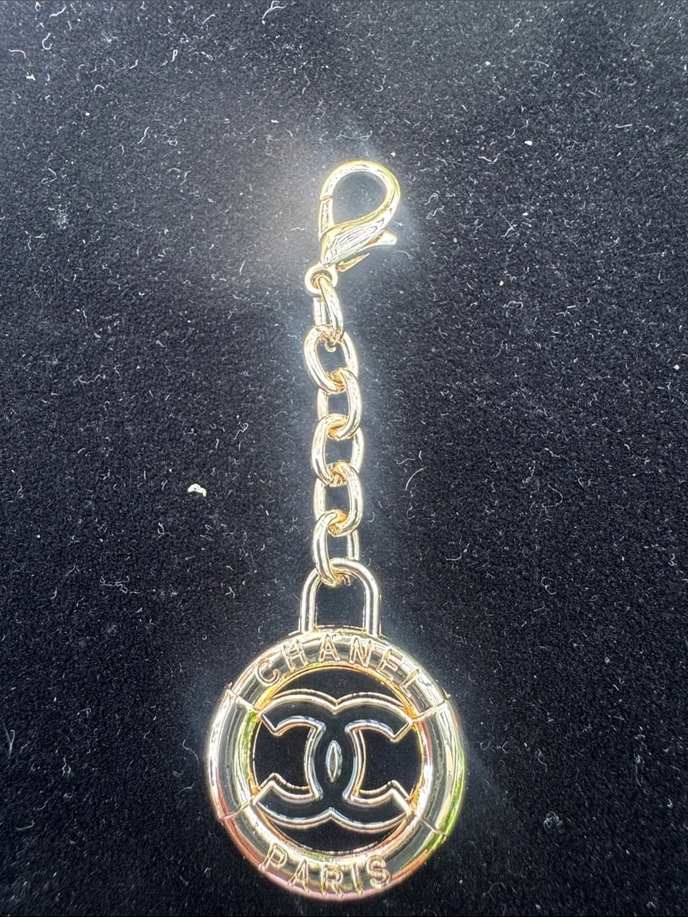 Keychain gold tone
